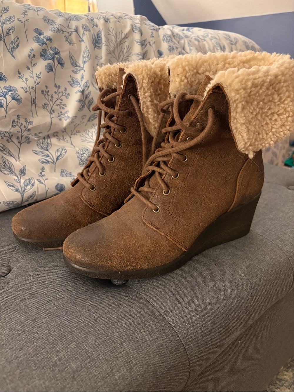 UGG Brown Lace-Up ZEA Wedge Boots with Shearling Cuff size 9